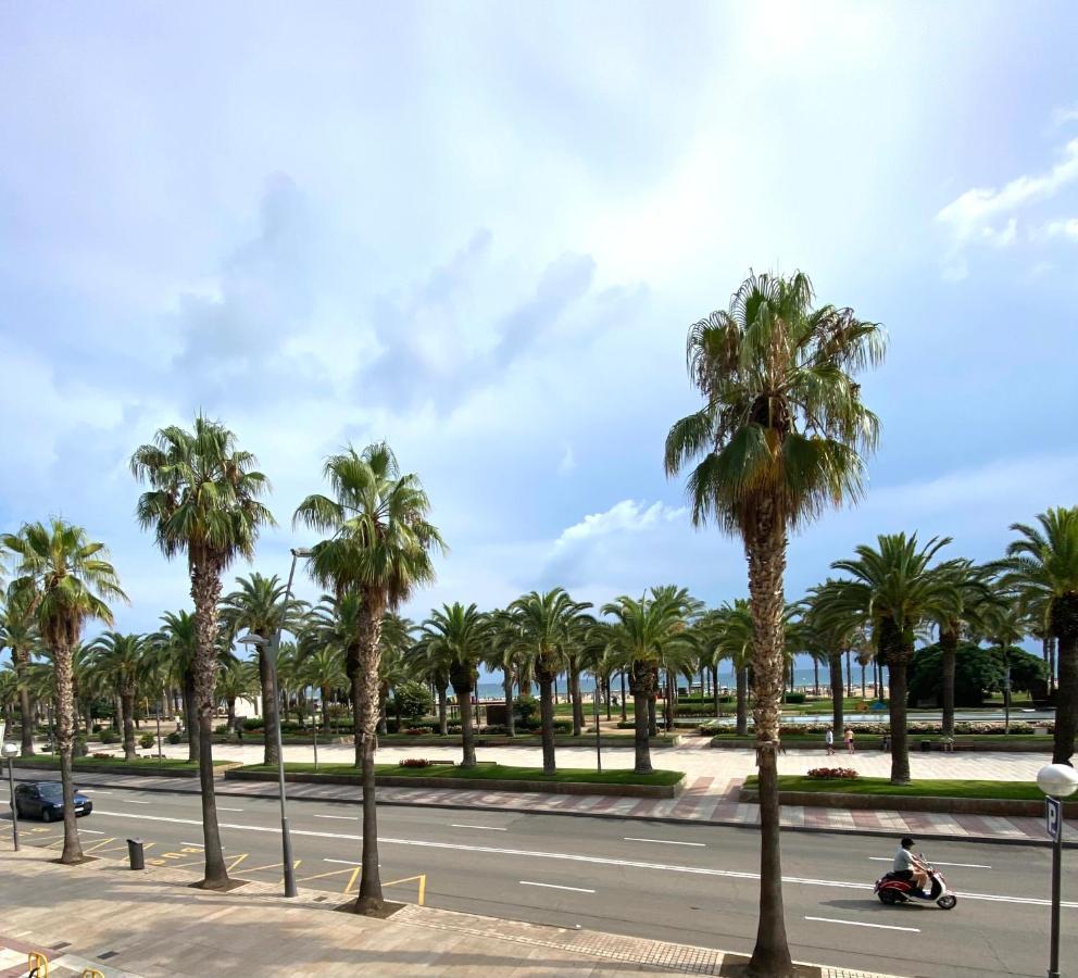 Acacias Suites Apartments Salou Bagian luar foto